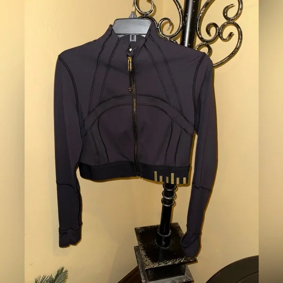 #546 NWOT Lululemon Define Jacket Cropped *Gold Black - Sz 10 - Wordmark (Rare) - Picture 3 of 5